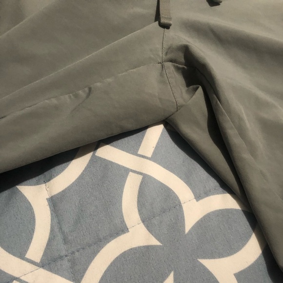 WOMENS medium gray basketball shorts - Picture 6 of 10